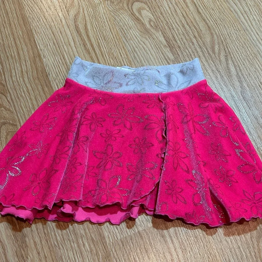 Motionwear bright pink and silver dance velvet skirt child‎ small 4-6